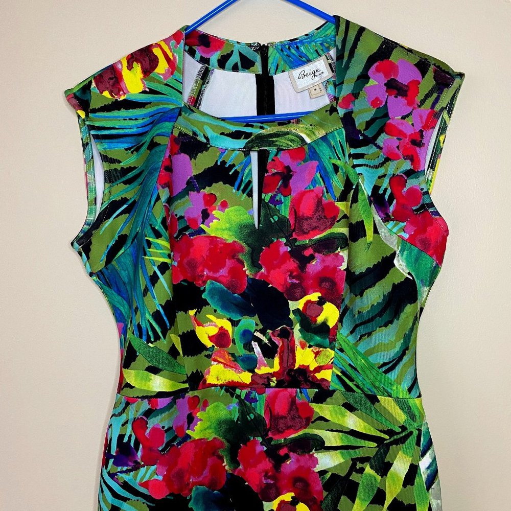NWOT Exotic Floral Dress Beige by ECI Tropical & Abstract night fit Size 4